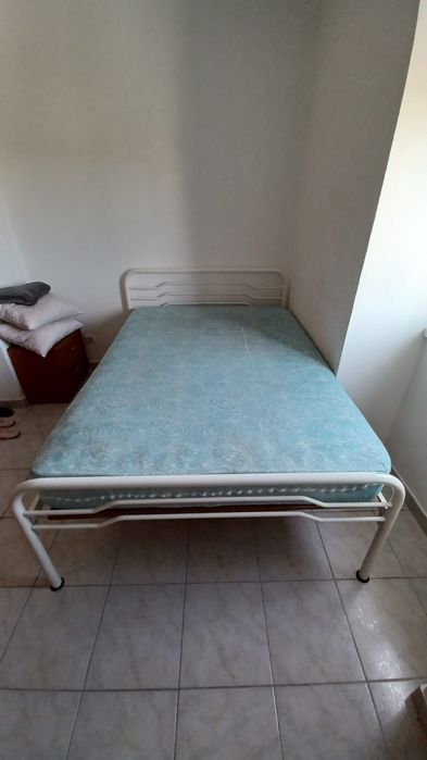 Cama de casal 1,45x1,93