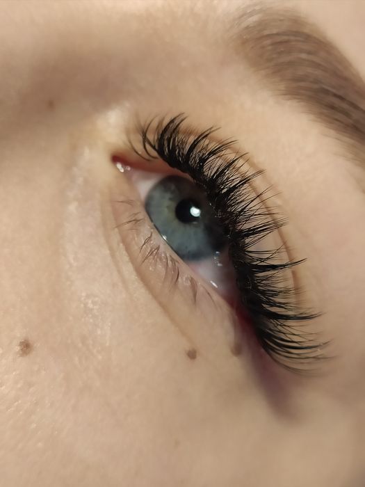 Наращивание ресниц/Нарощування вій