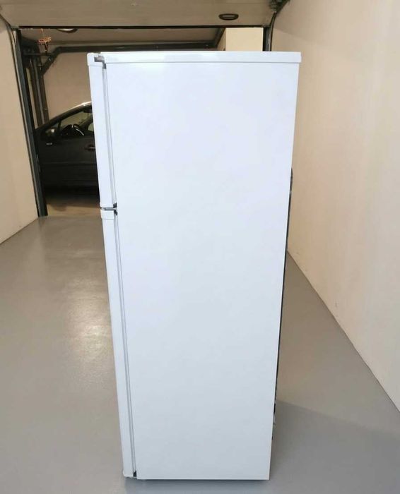 Frigorífico Branco usado e em ótimo estado