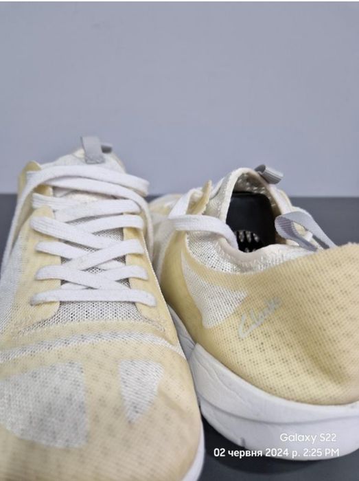 Кросівки на літо. Clarks