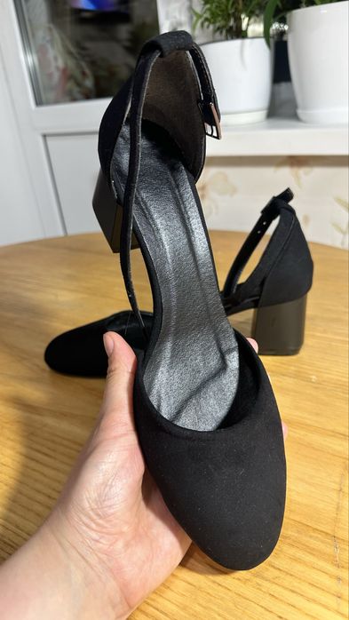 Туфлі на застібці