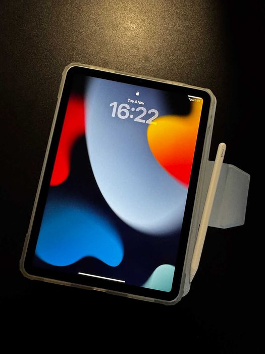 iPad Air 5 (A2588) M1 64 GB Wi-Fi + Apple Pencil 2 + Etui Spigen