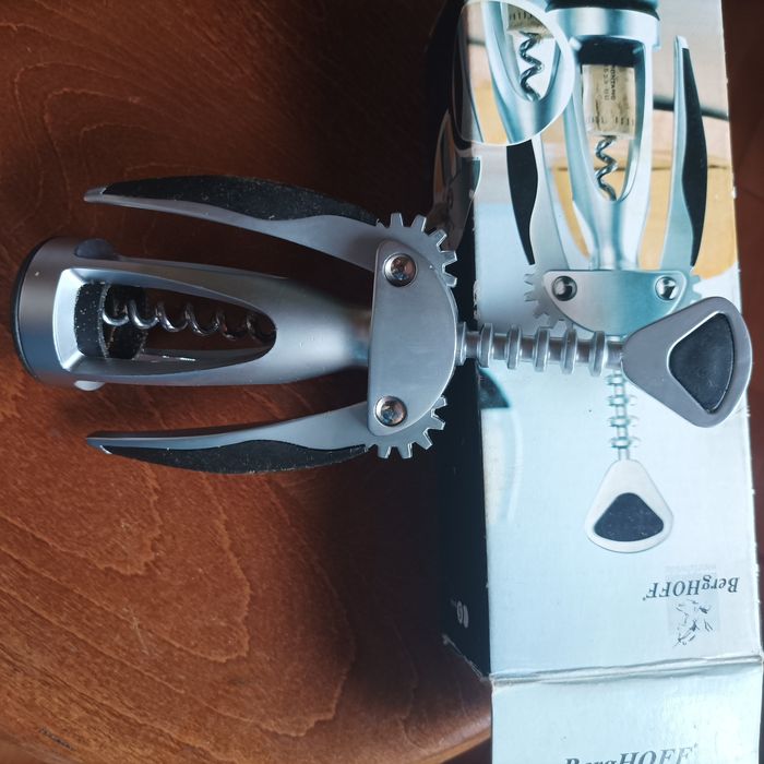 Korkociąg otwieracz do wina BergHOFF