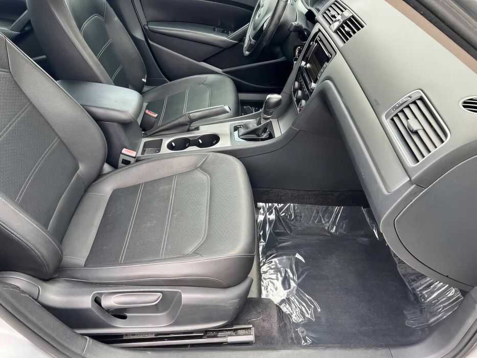 Volkswagen Passat      2014