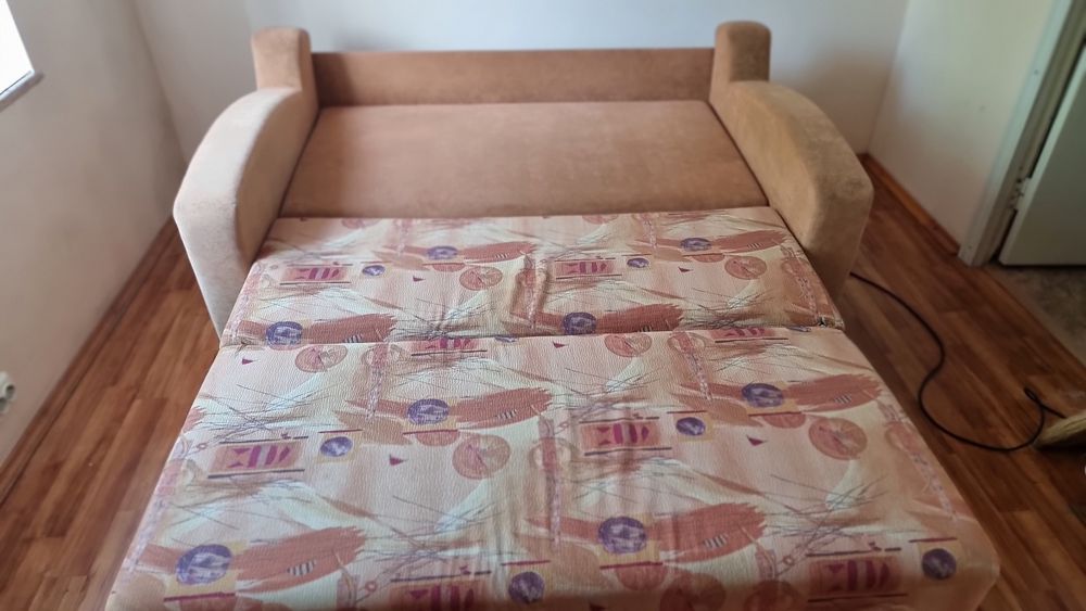 Диван розкладний
.
. .