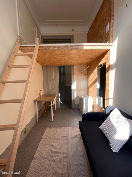 Quarto - localizado em Marquês de Pombal Lisbon