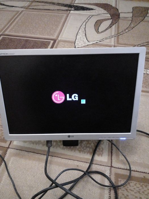Продам манитор LG