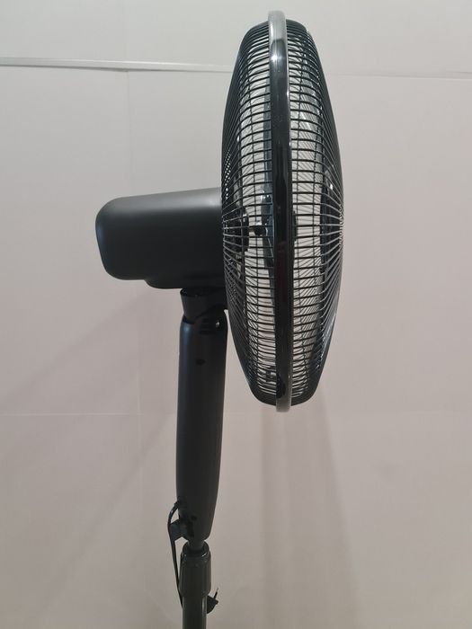 Ventoinha de Pé BECKEN BSF9071 (3 velocidades - Diâmetro: 40 cm)