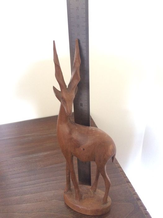 Animais e guarda joias de madeira trabalhada. Artigos unicos