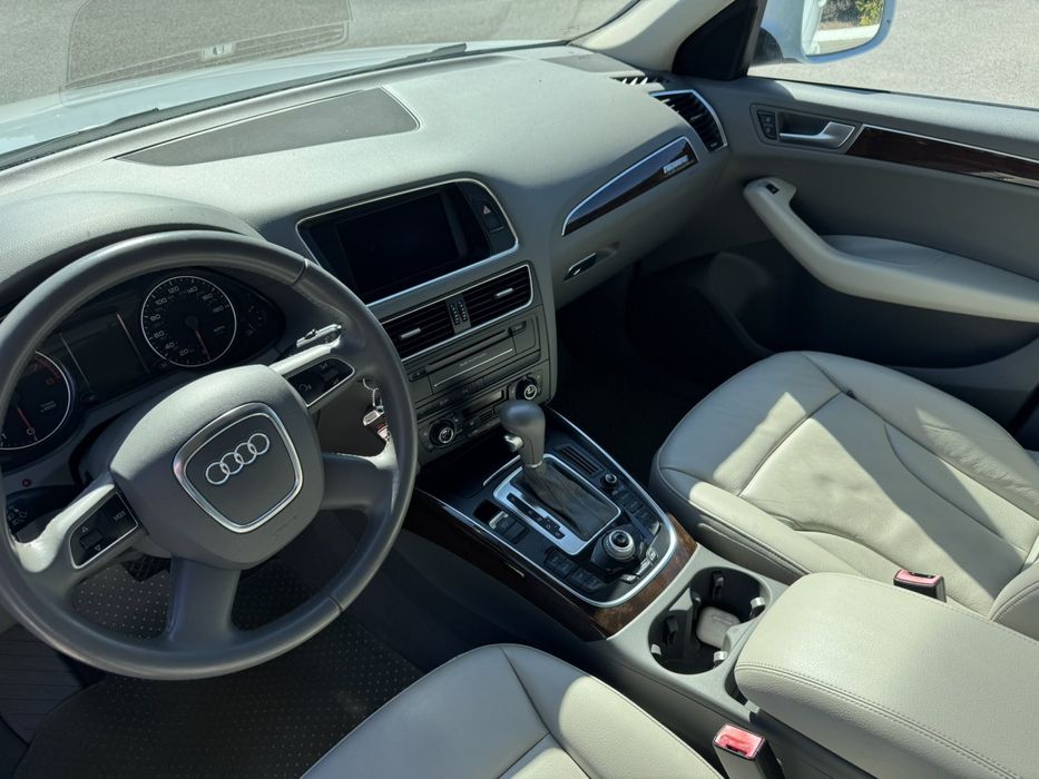 Ауди Q5 premium plus