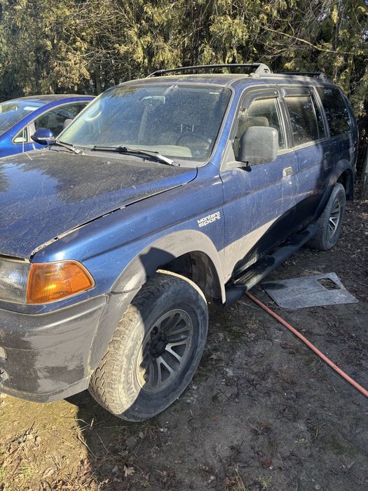 Mitshubishi pajero sport 3.0 b+g