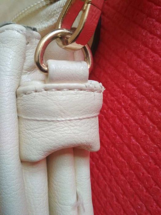Сумка клатч кремового цвета