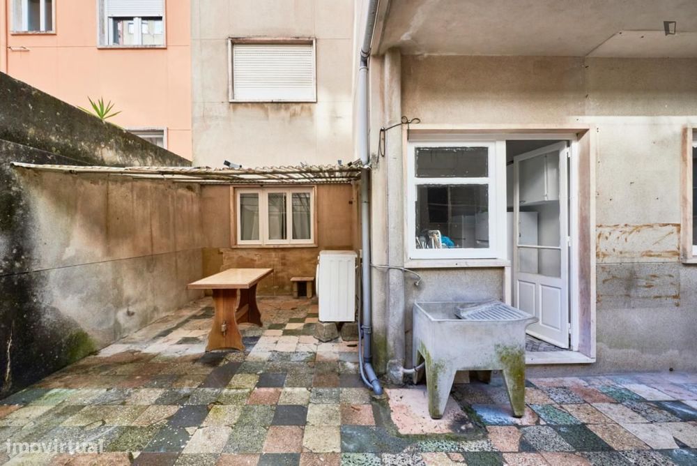 Quarto - localizado em Benfica Lisbon