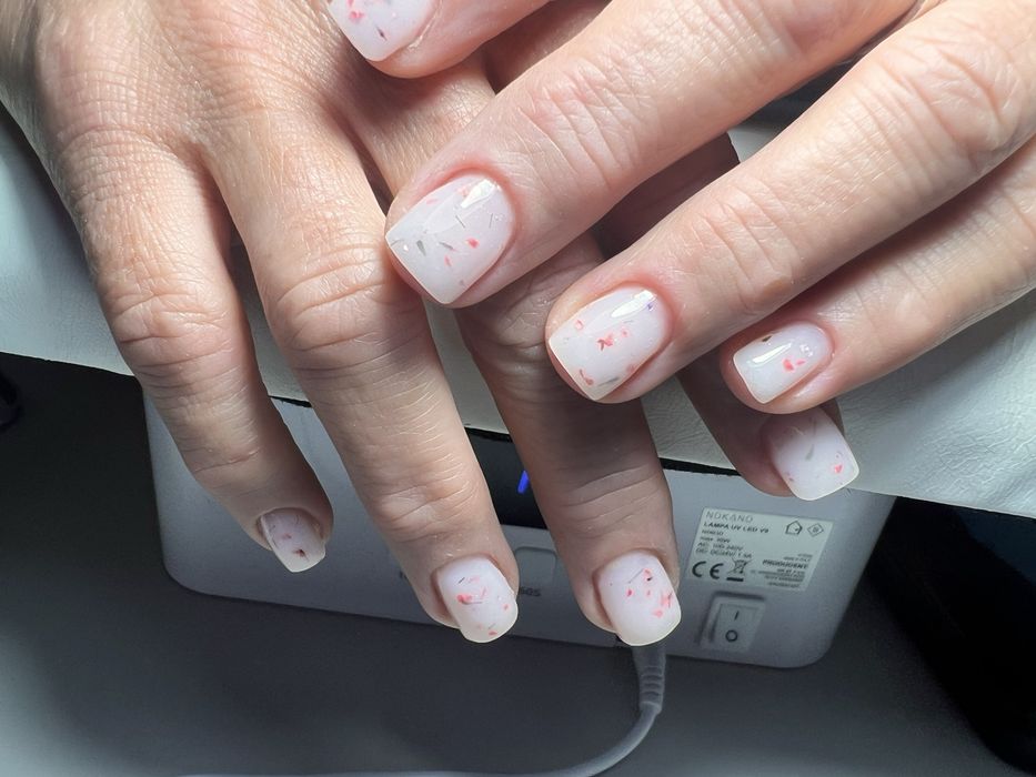 robienie paznokci/pedicure