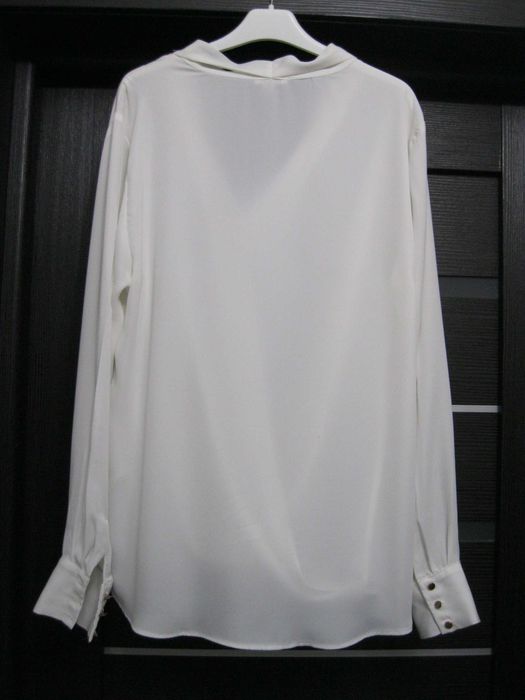 Ошатна красива блуза river island
