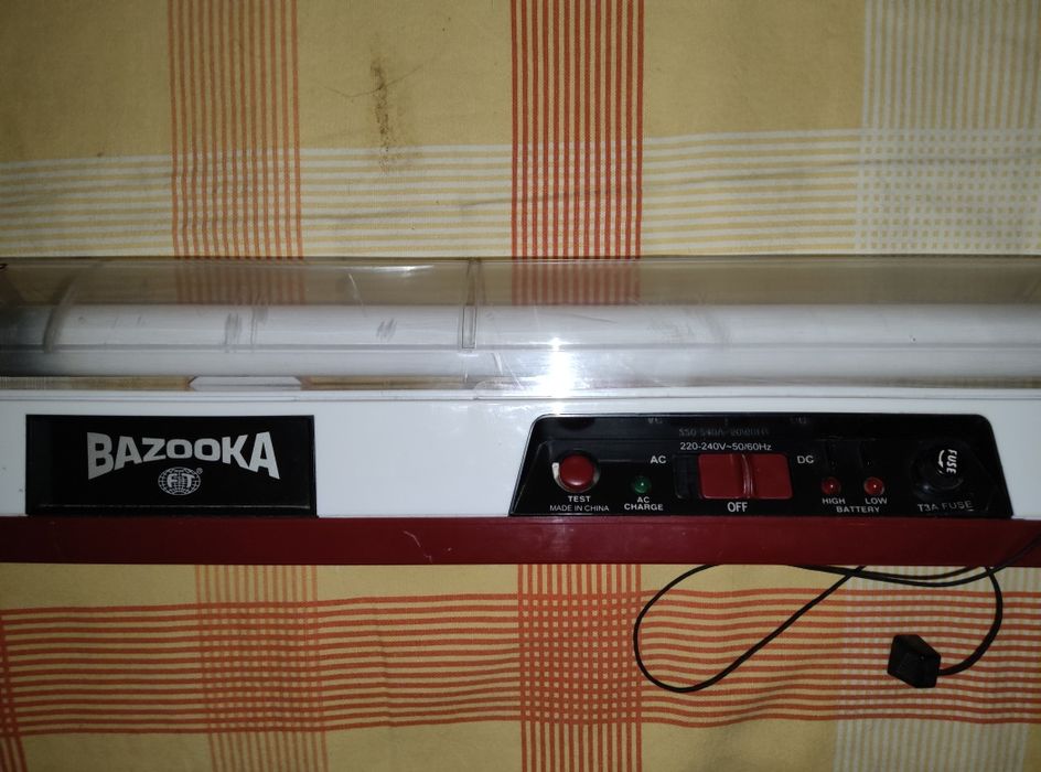 Аварийная аккумуляторная лампа "BAZOOKA"