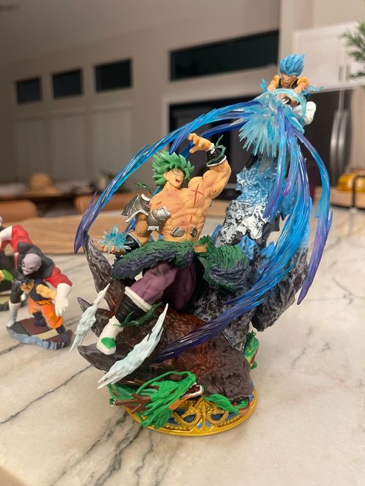 [NOVA] Figura Broly e Gogeta Super Guerreiro Deus