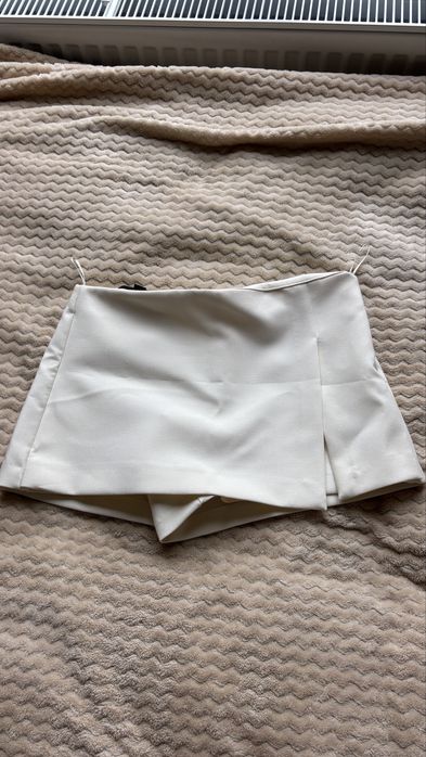 Біла спідниця Zara
