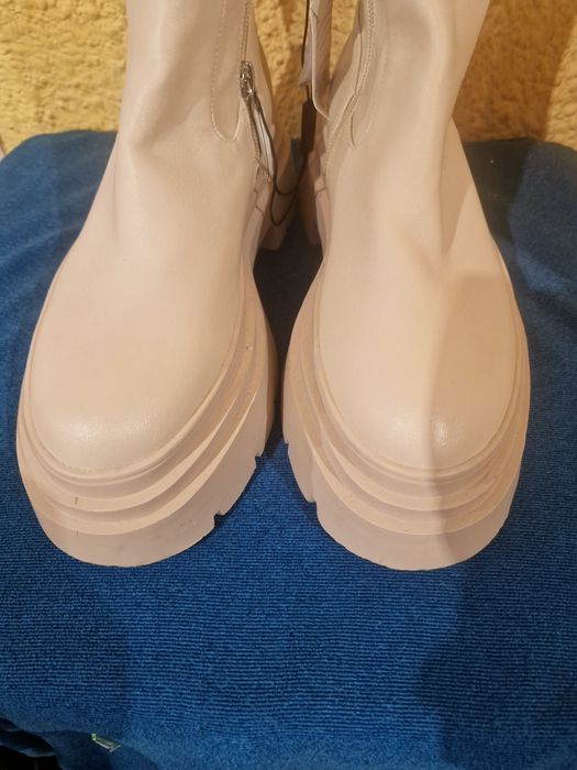 Nowe Reserved Botki Heavy z zamkiem na koturnie roz,39 i 38,40