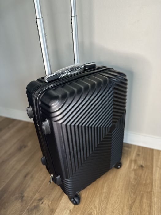Nowa walizka kabinowa 55x35x25