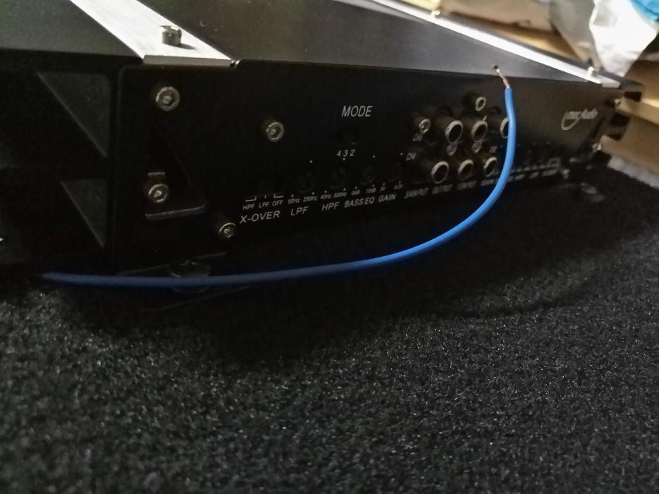 Subwoofer Kicker e Amplificador Mac Z 4100