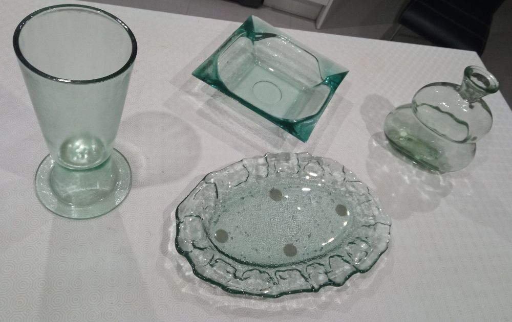 Em vidro transparente - elegantes centros, potes e jarrões