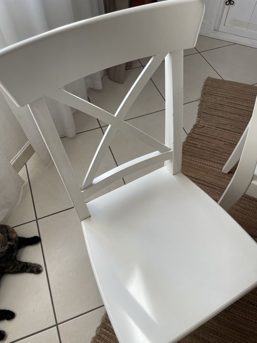 Mesa e cadeiras de sala jantar