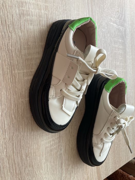 Туфлі для дівчинки