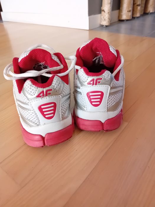 4f Buty sportowe dziewczęce 36