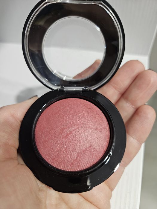 Бронзер, рум'яна та палетка тіней MAC,  BaliBody