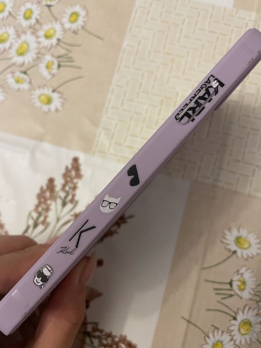 Etui gumowe z napisem karl iPhone 10