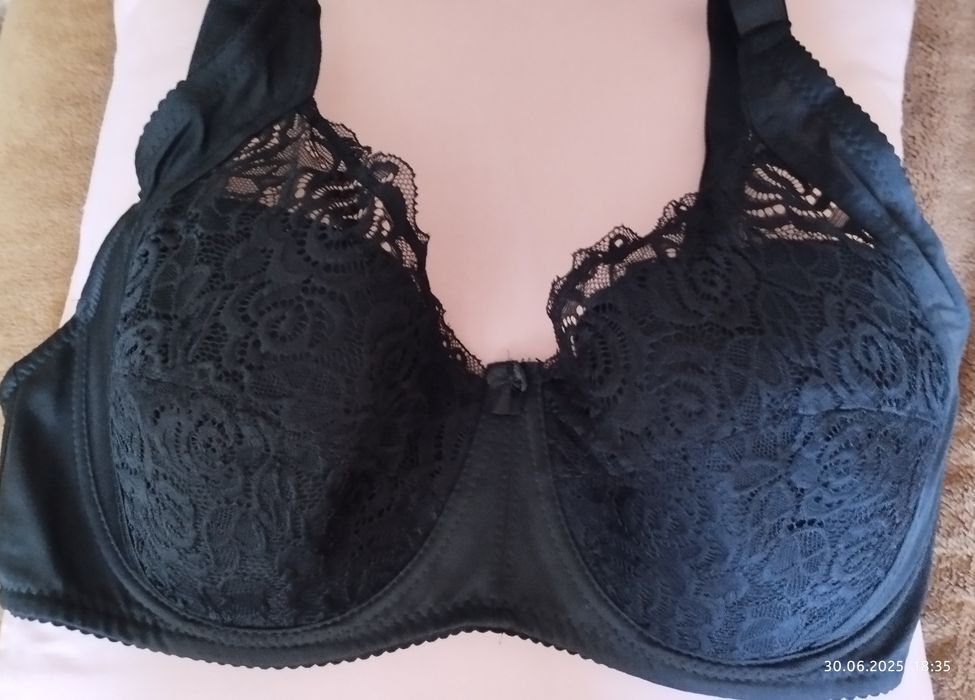 Biustonosz czarny duży