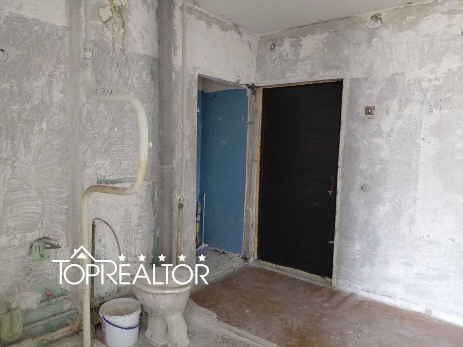 Продам 4-к. квартиру 3 хвилини м. Салтівська 522 мкр  Нескорених 20а