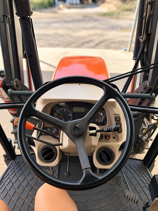 Trator Kubota 6060