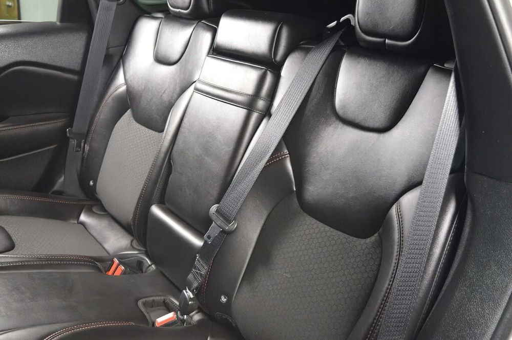 Jeep Cherokee      2019