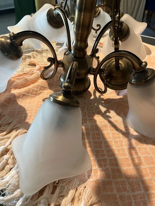 2 candeeiros de 5 lâmpadas