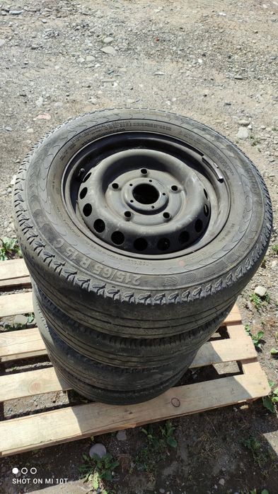 Колеса шини Continental 215/65 R 15c на дисках
