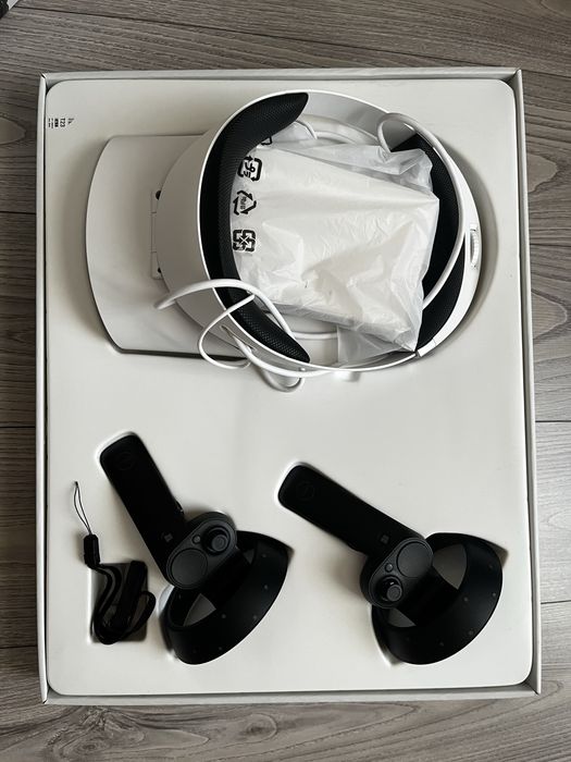 Dell Visor Windows Mixed Reality Headset (модель VRP100)