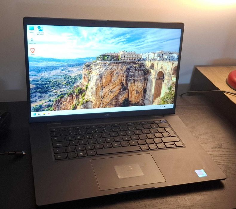 Laptop Dell Latitude 7520 Intel i7-1185G7 3GHz - Touch Screen - 32GB RAM DDR4 - Disco 1TB SSD NVMe - WINDOWS 11