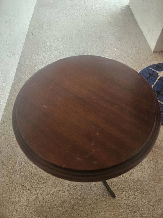 Suporte de vaso de madeira