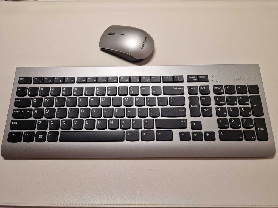 Klawiatura Lenovo Essential Wireless Combo używana