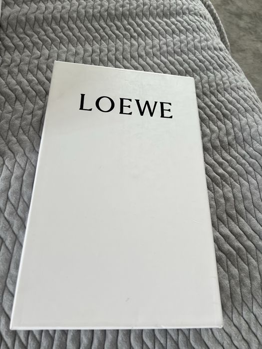 Klapki damskie. Biale LOEWE