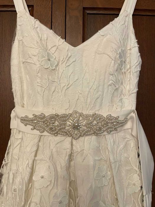 Idealna sukienka do ślubu w ogrodzie