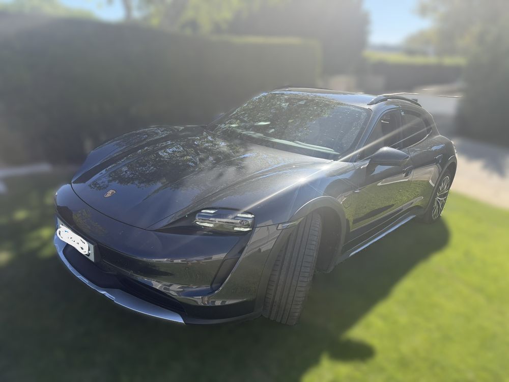 Porsche Taycan Cross Turismo 4S