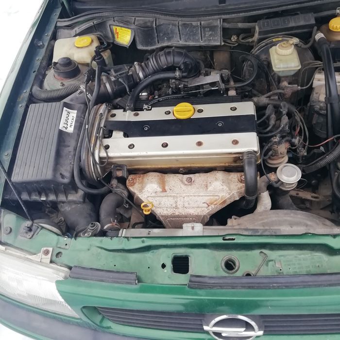 Продам опель астру 1997 р. В 1.8бензин на ходу зимова гума