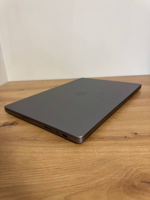 Apple MacBook Pro 16 M1
