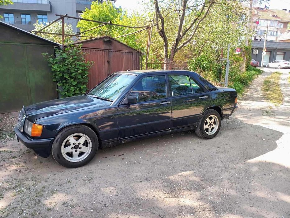 Автомобіль Mersedes 190