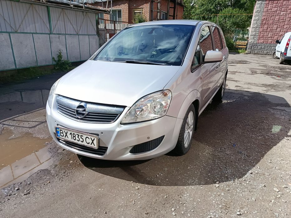 Продам Опель Зафіру.