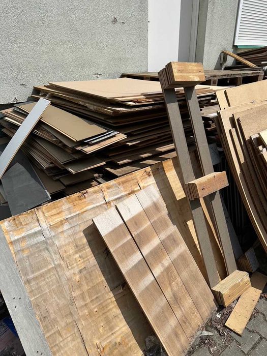 ODDAM ZA DARMO - Drzewo opałowe, palety i plyty wiórowe