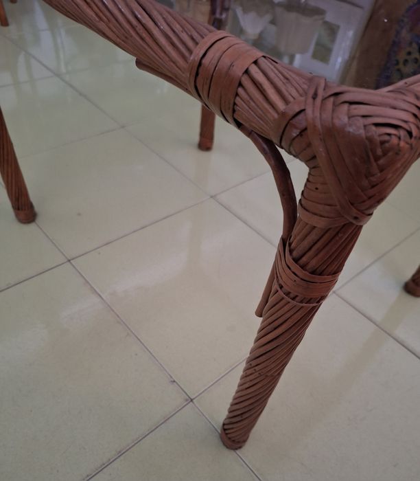 Mesa de centro retangular com vidro